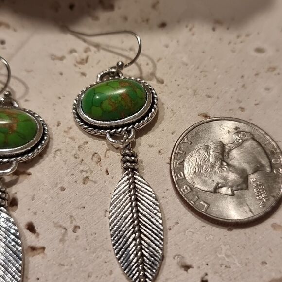 New FP Artisan Silver Feather Earrings with Green Marbled Stones - Picture 4 of 6